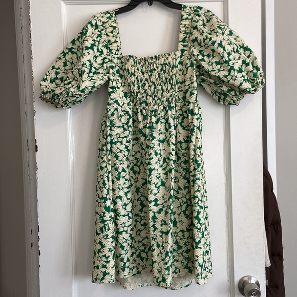 French Paris Green Floral Mini Dress with Puff Sleeves. Size Small - Picture 2 of 3